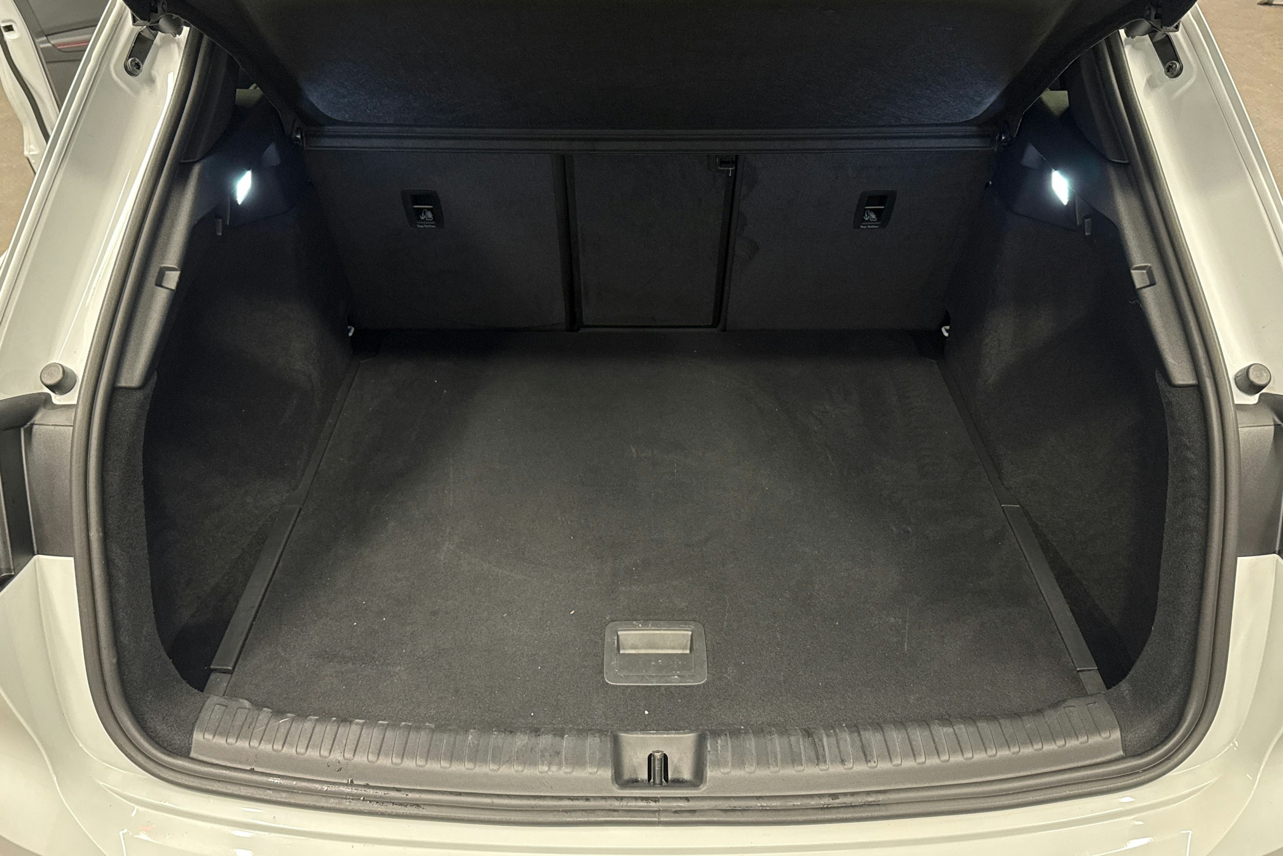 valkoinen Audi Q4 e-tron 2025 kuva 29.