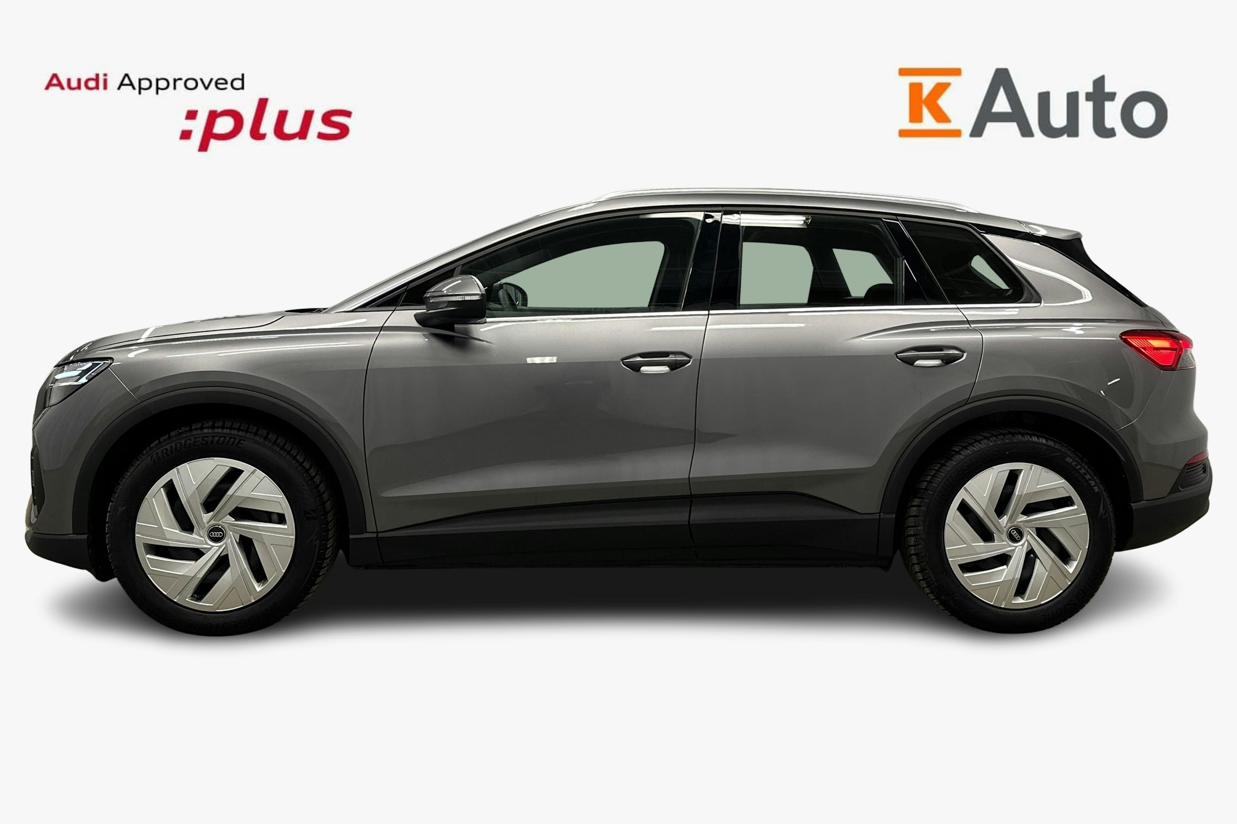 harmaa Audi Q4 e-tron 2025 kuva 6.