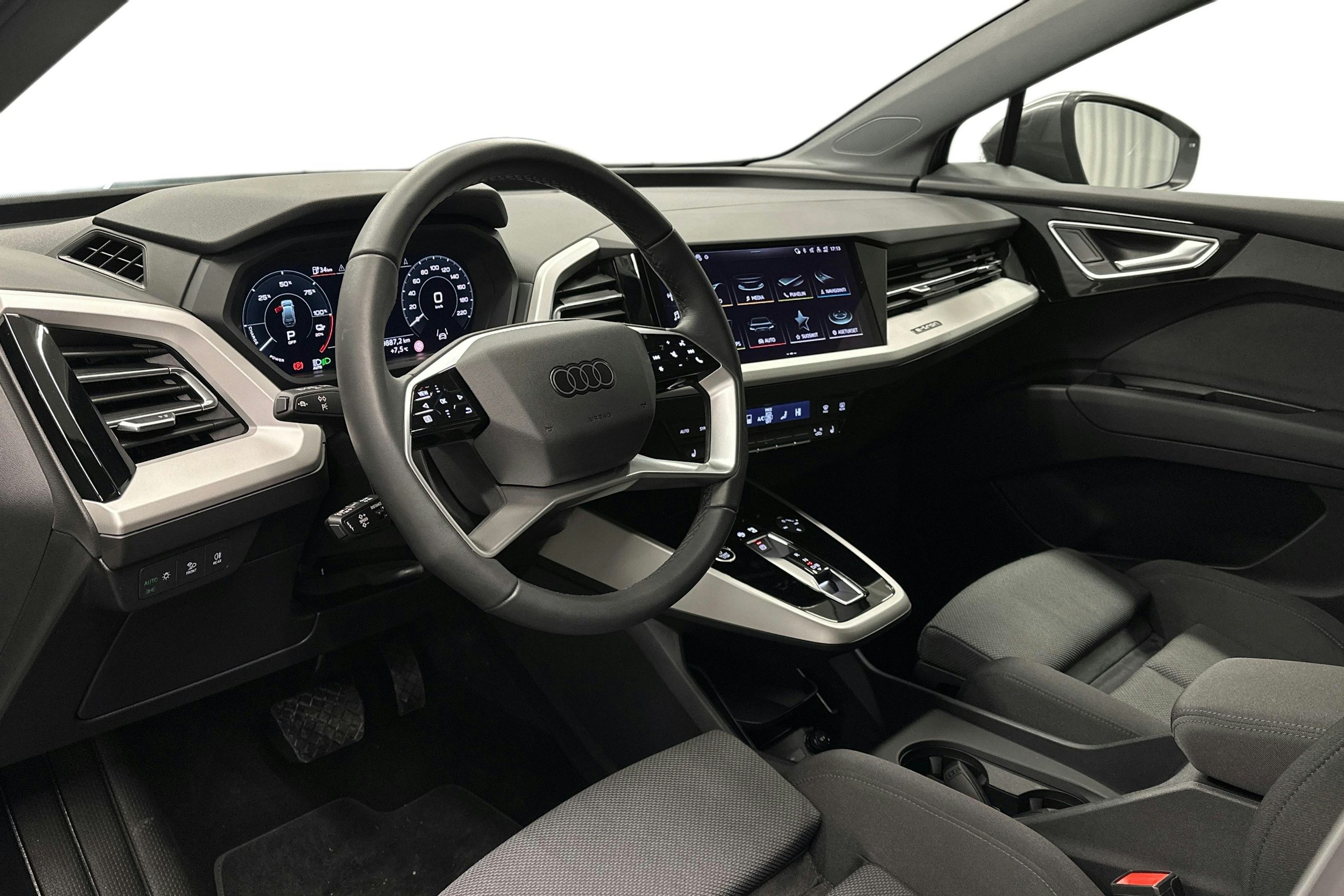 harmaa Audi Q4 e-tron 2025 kuva 7.