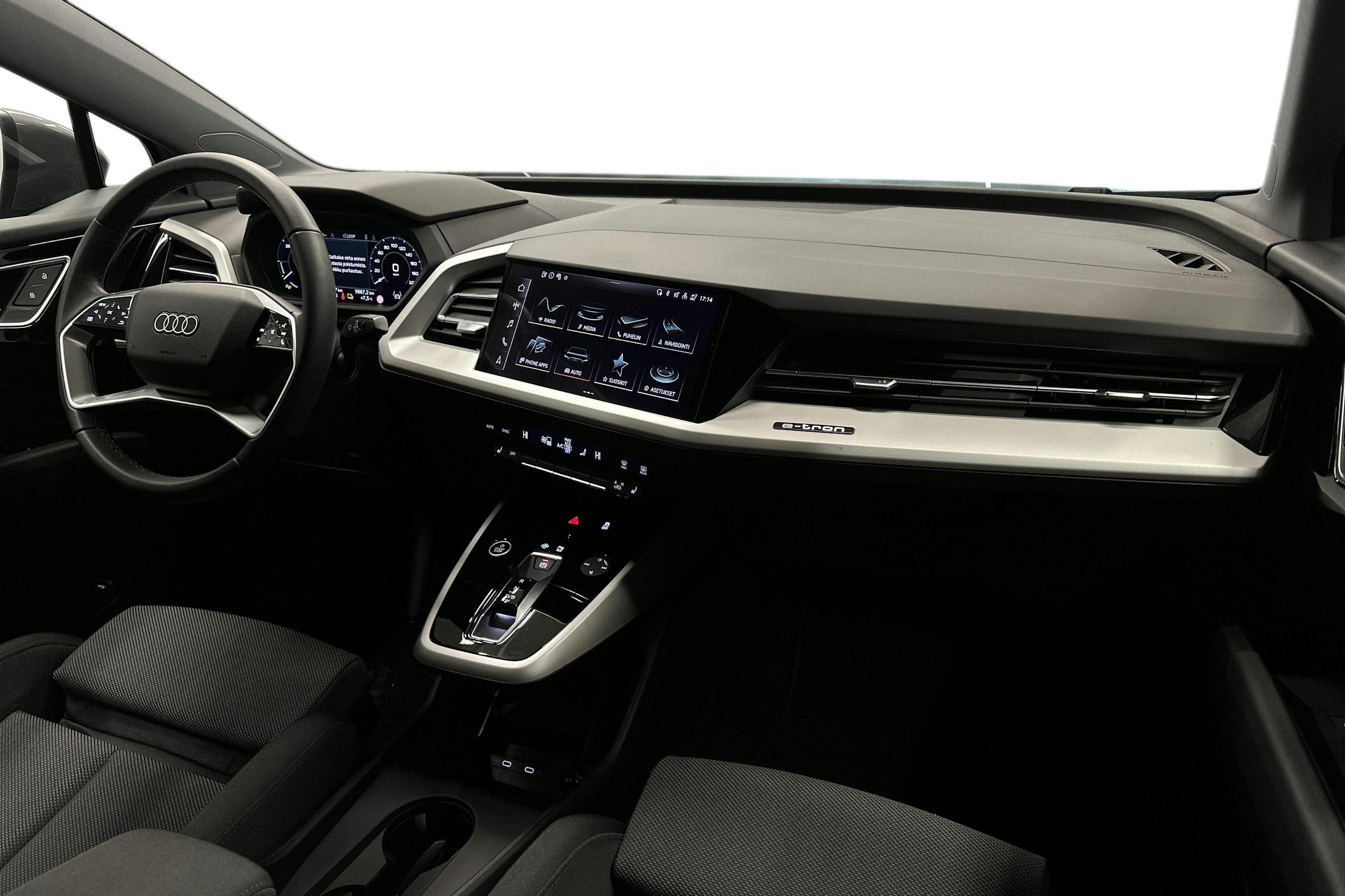 harmaa Audi Q4 e-tron 2025 kuva 9.