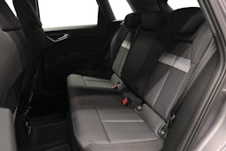 harmaa Audi Q4 e-tron 2025 kuva 10.