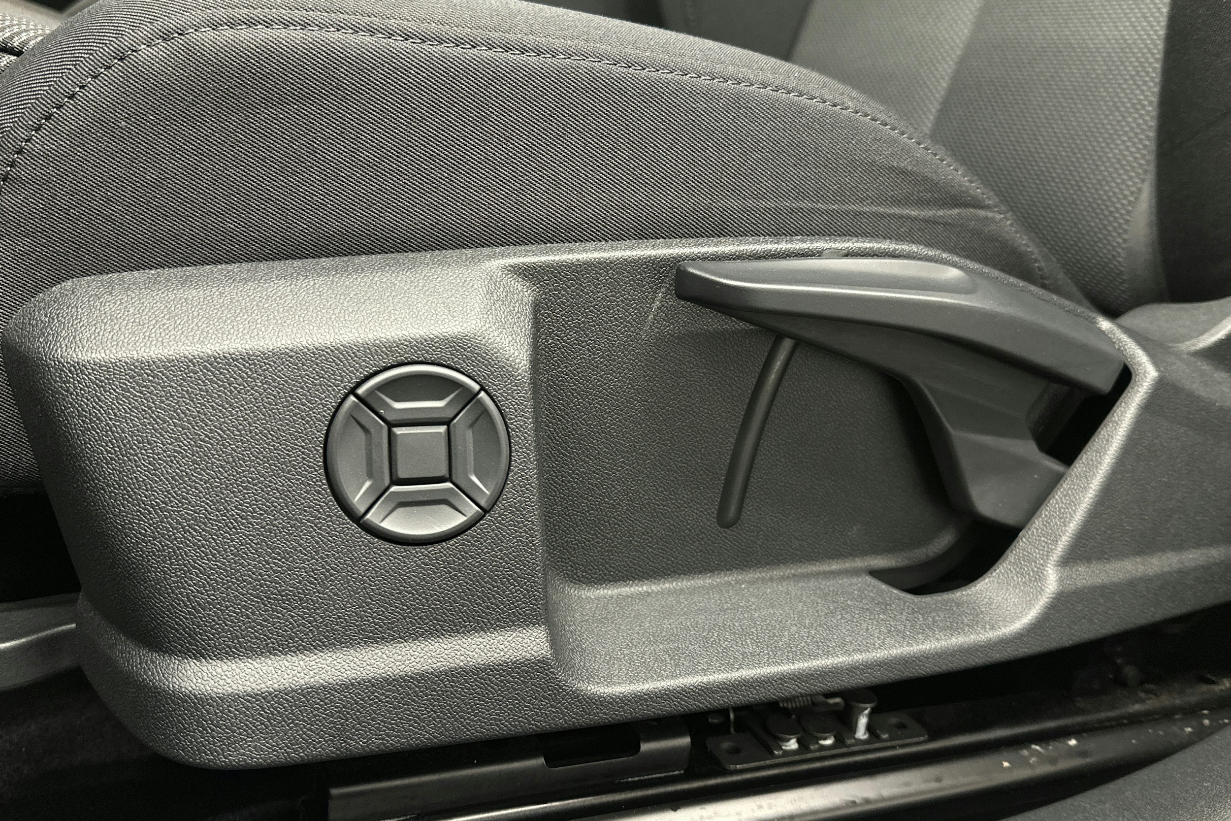 harmaa Audi Q4 e-tron 2025 kuva 16.