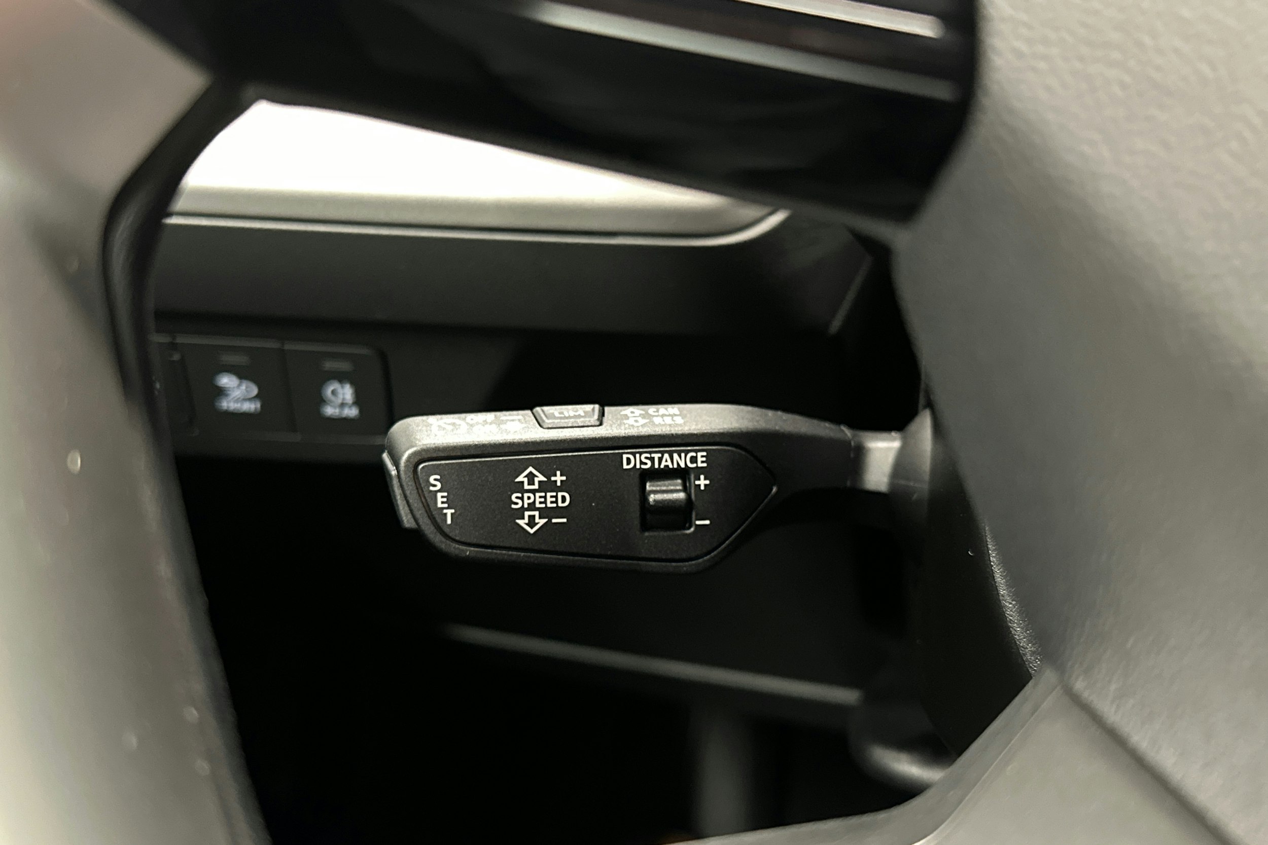 harmaa Audi Q4 e-tron 2025 kuva 21.