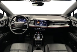sininen Audi Q4 e-tron 2025 kuva 9.