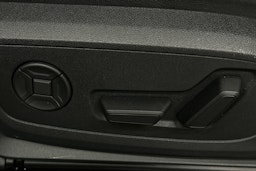 sininen Audi Q4 e-tron 2025 kuva 18.