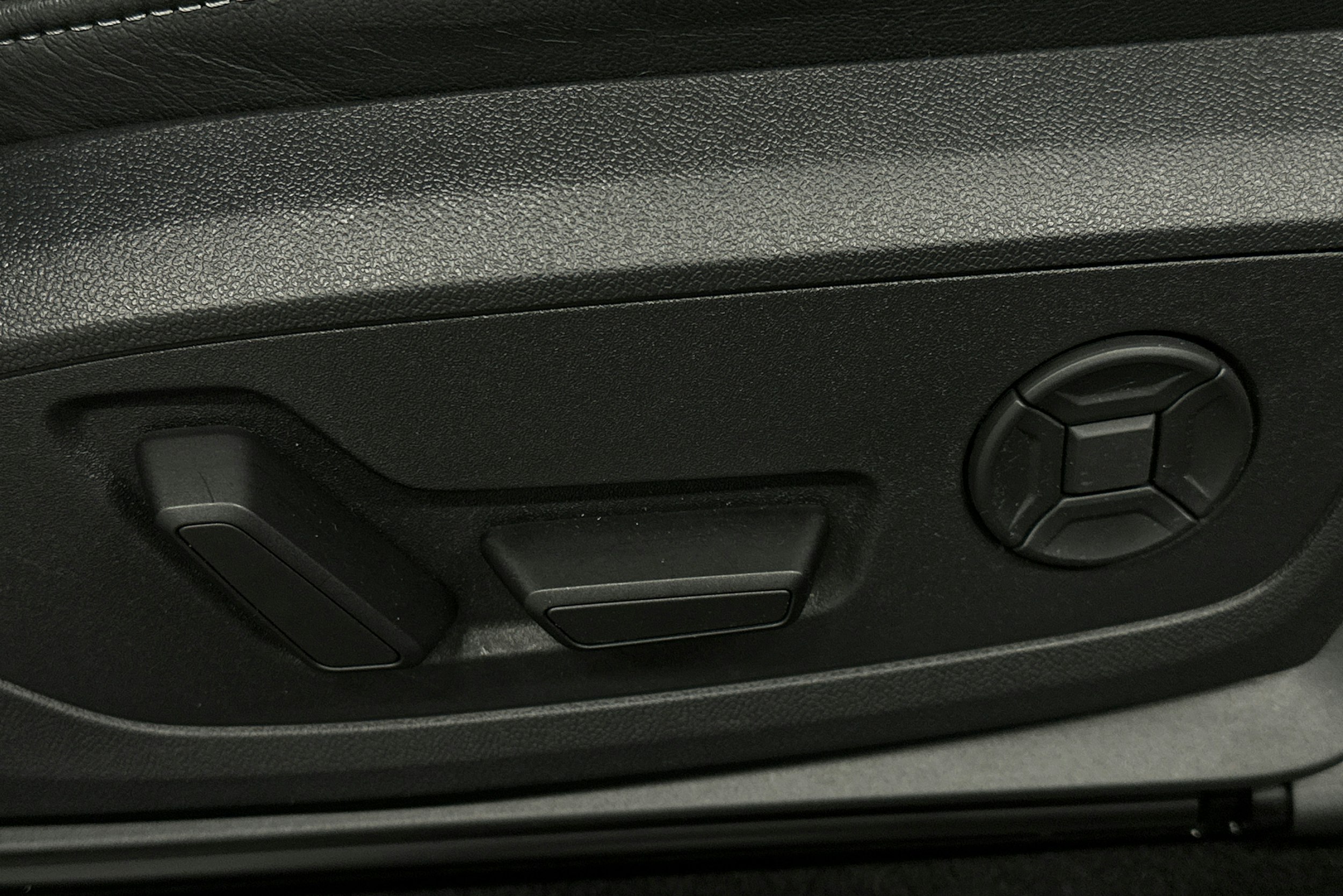 sininen Audi Q4 e-tron 2025 kuva 20.