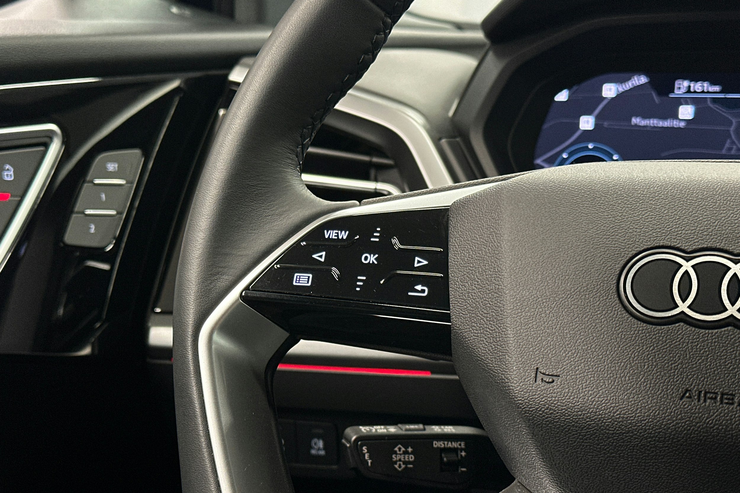 sininen Audi Q4 e-tron 2025 kuva 22.