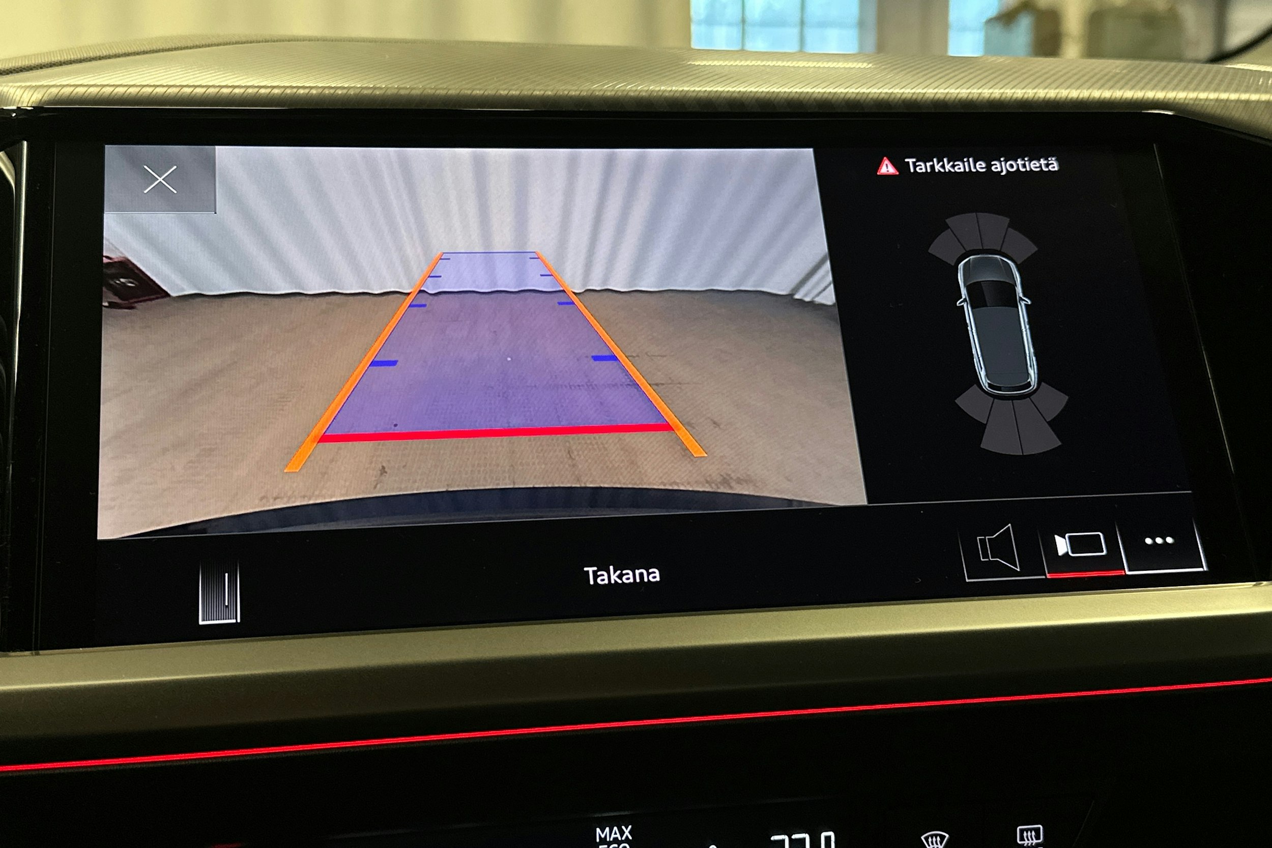 sininen Audi Q4 e-tron 2025 kuva 33.