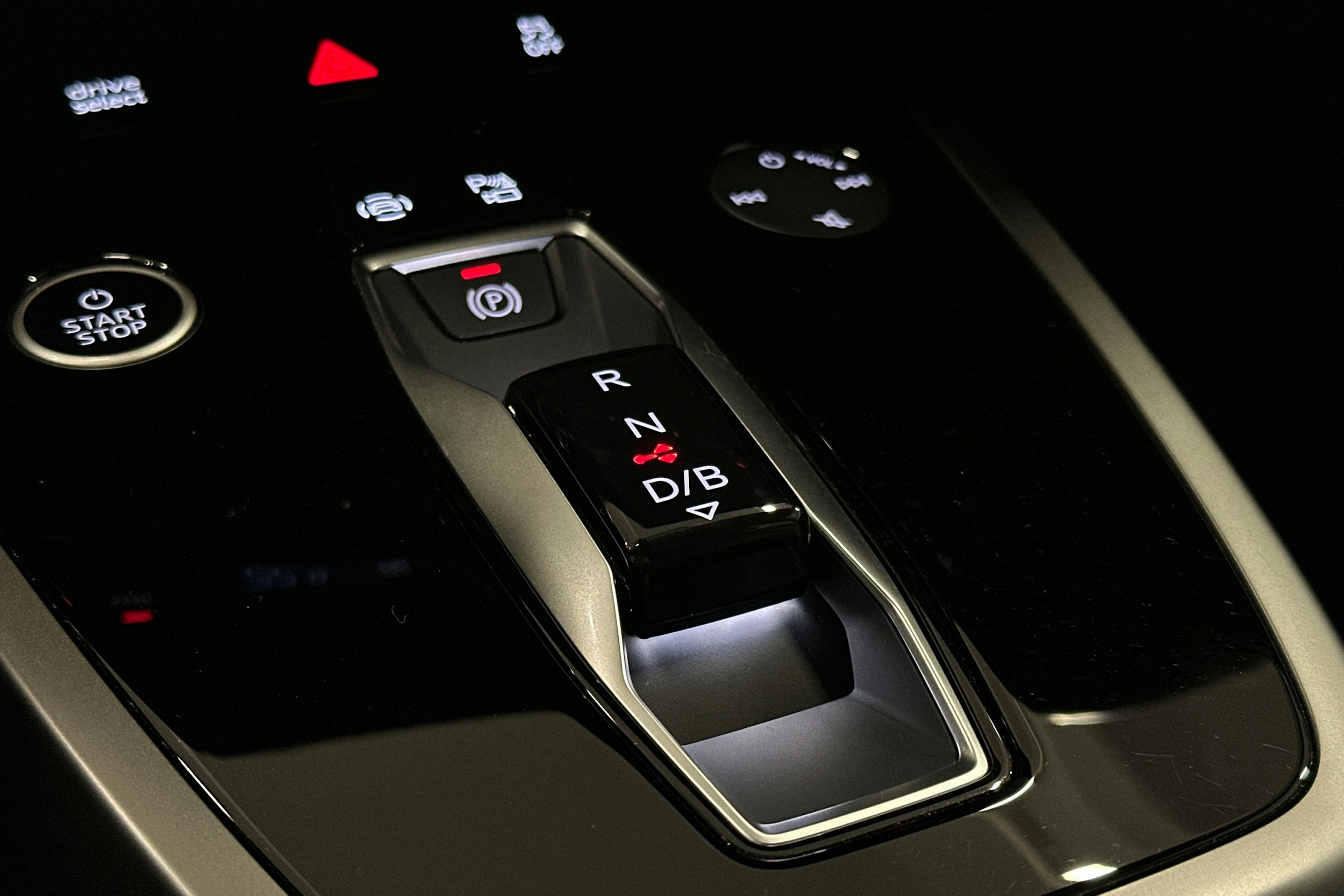 sininen Audi Q4 e-tron 2025 kuva 35.