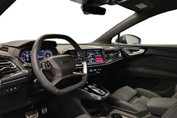 harmaa Audi Q4 e-tron 2026 kuva 6.