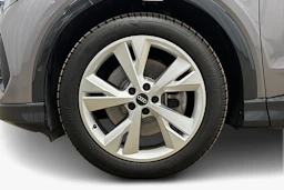 harmaa Audi Q4 e-tron 2026 kuva 9.