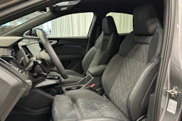 harmaa Audi Q4 e-tron 2026 kuva 15.