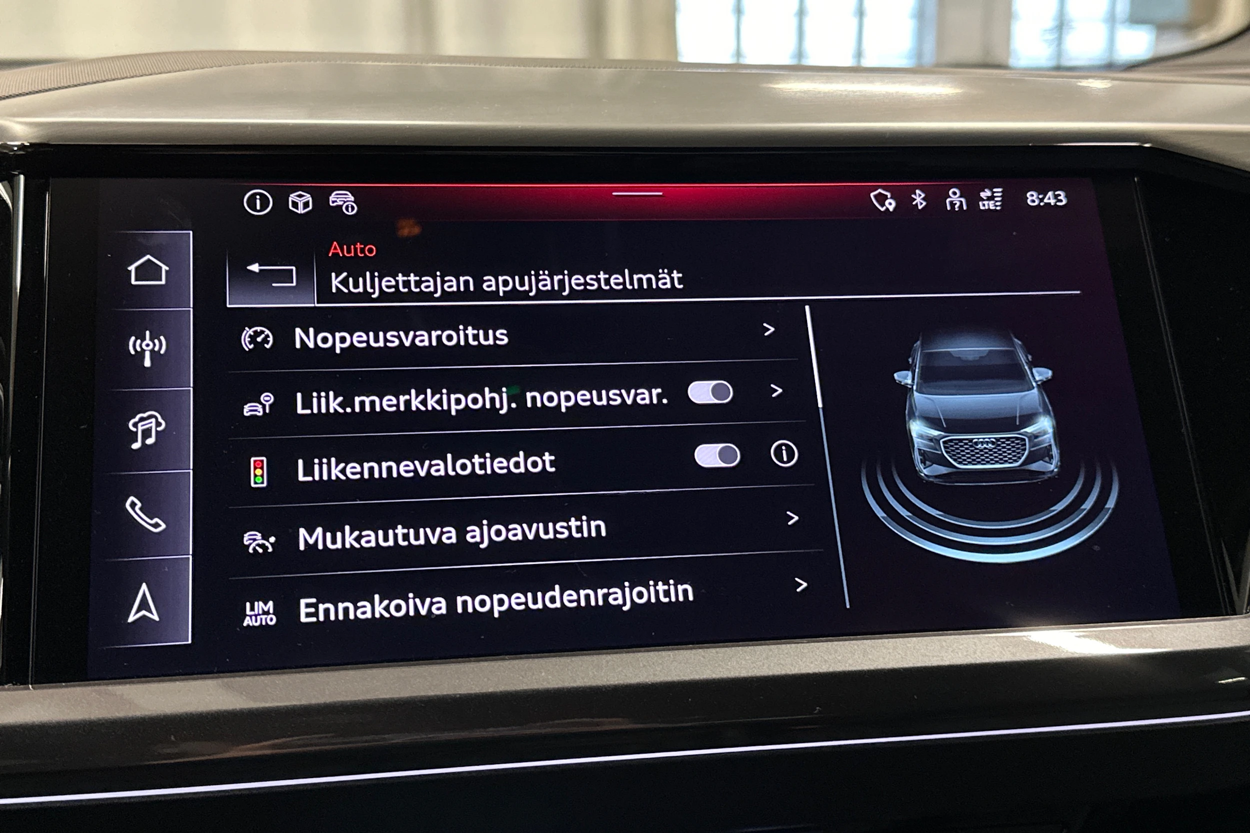 harmaa Audi Q4 e-tron 2026 kuva 26.