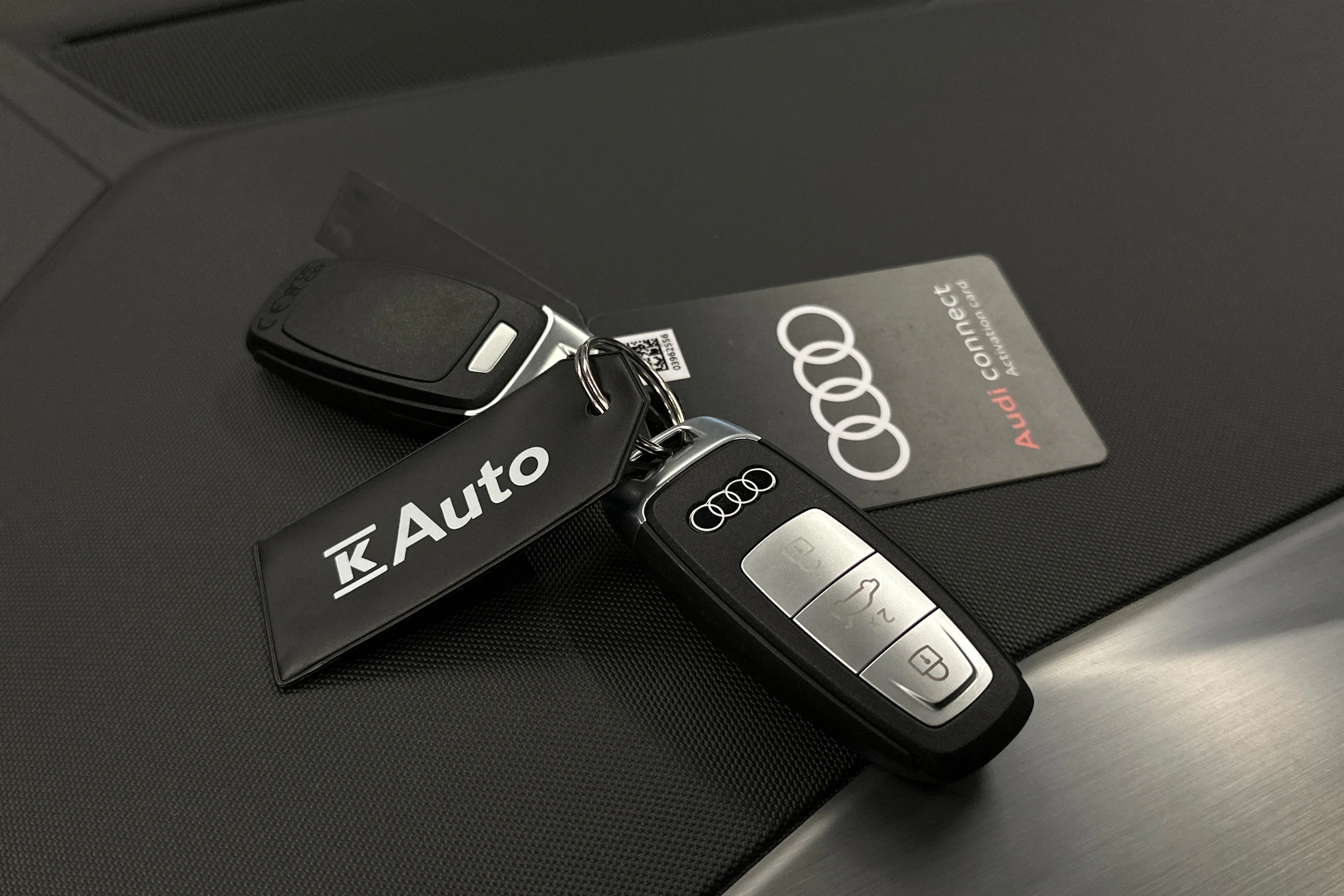 harmaa Audi Q4 e-tron 2026 kuva 33.