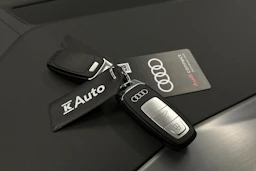 harmaa Audi Q4 e-tron 2026 kuva 33.