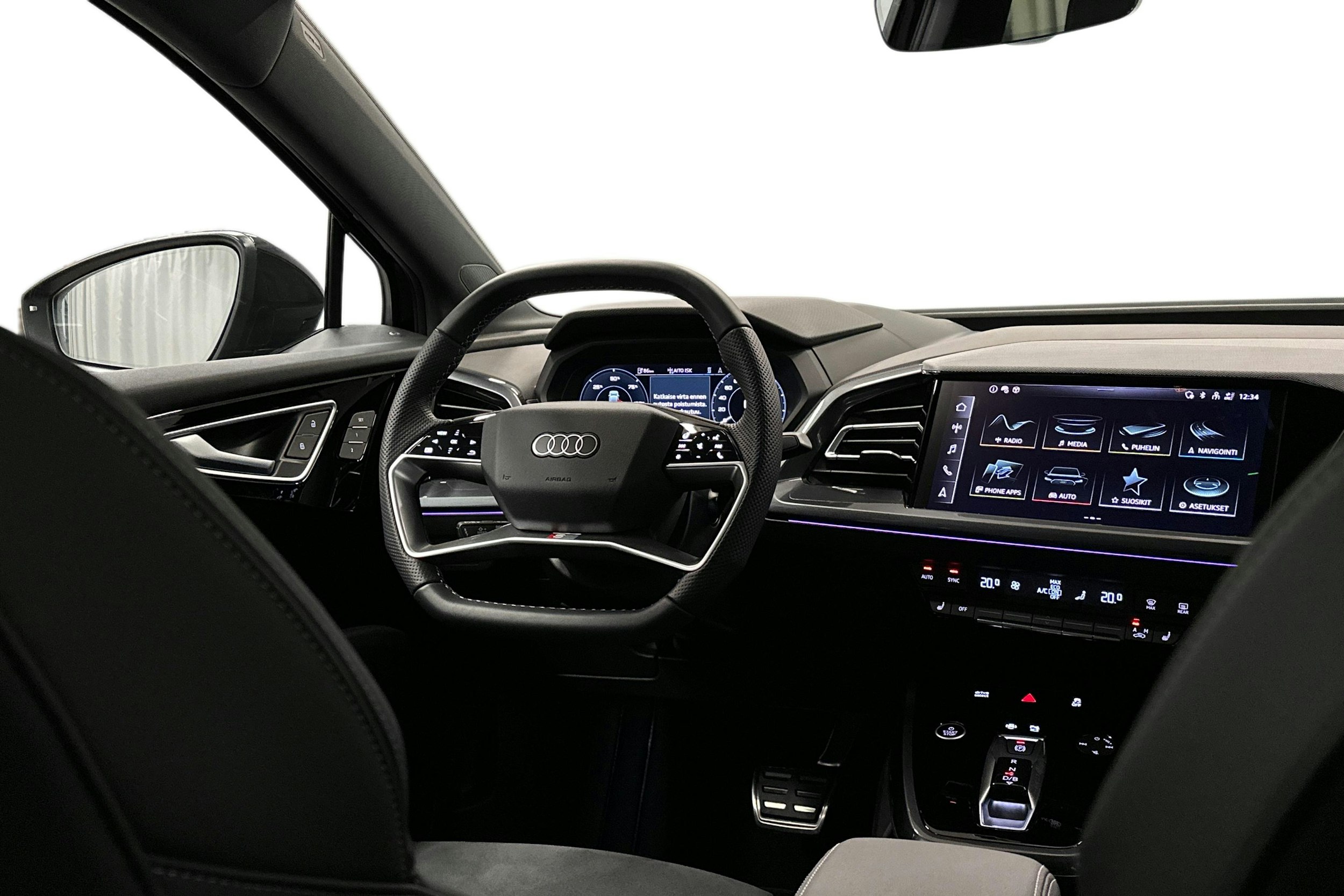 musta Audi Q4 e-tron 2025 kuva 9.