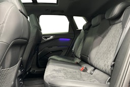 musta Audi Q4 e-tron 2025 kuva 10.