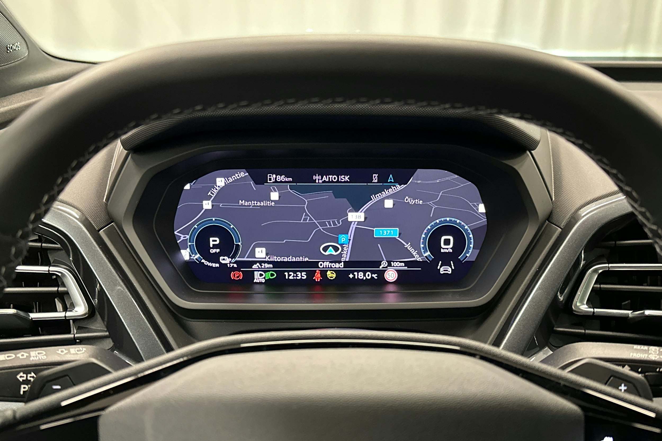 musta Audi Q4 e-tron 2025 kuva 15.