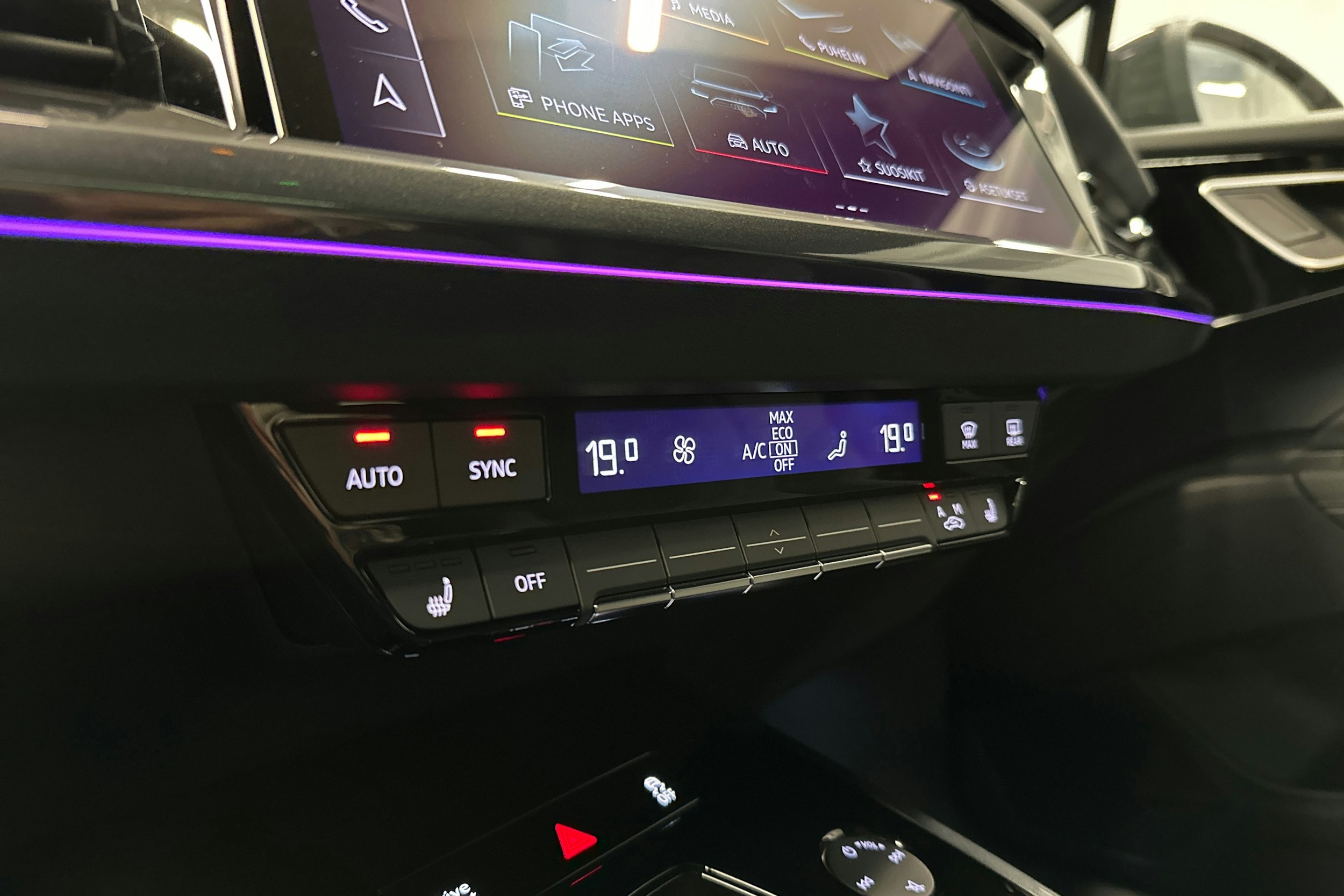 musta Audi Q4 e-tron 2025 kuva 24.