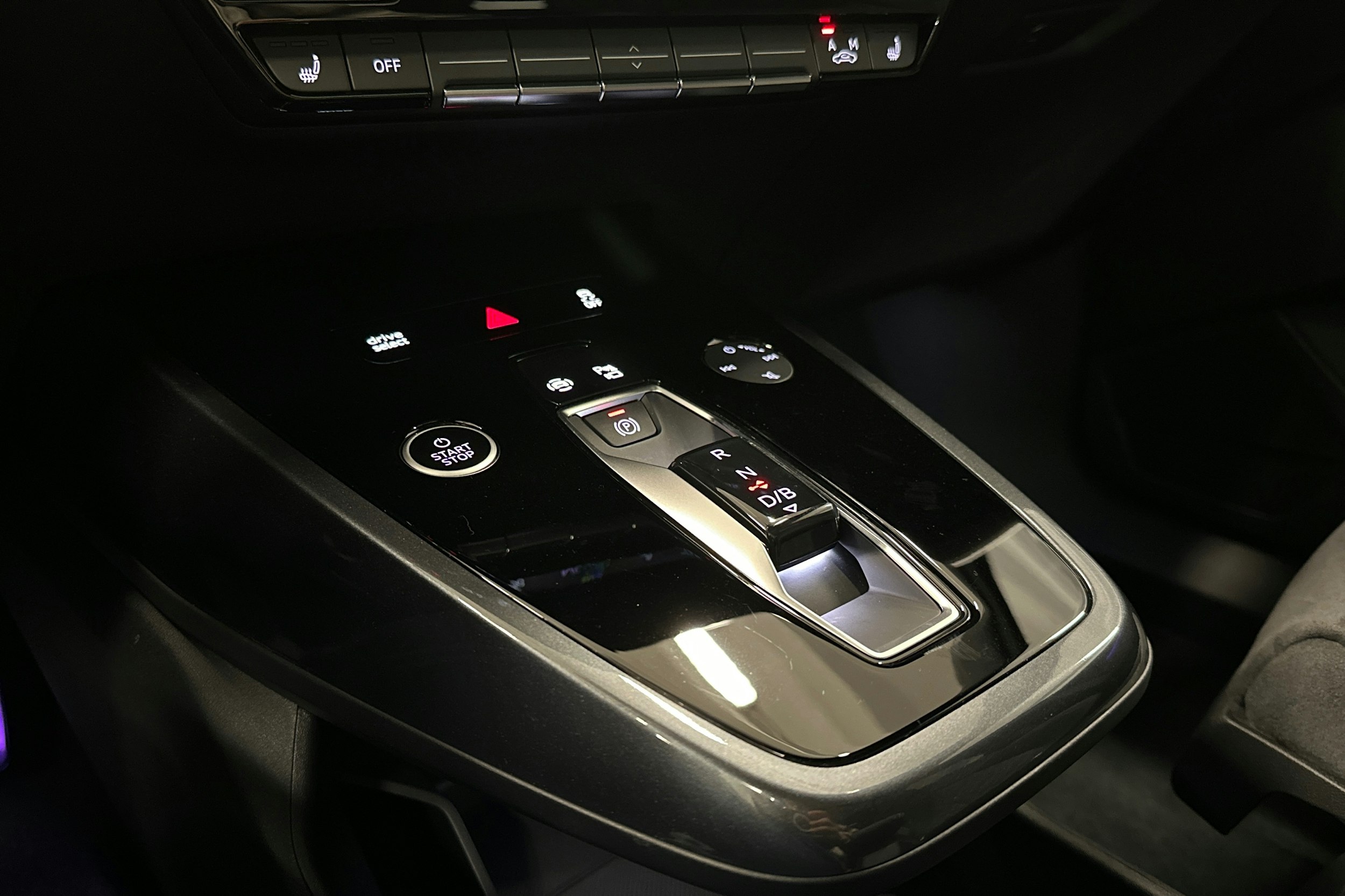 musta Audi Q4 e-tron 2025 kuva 25.