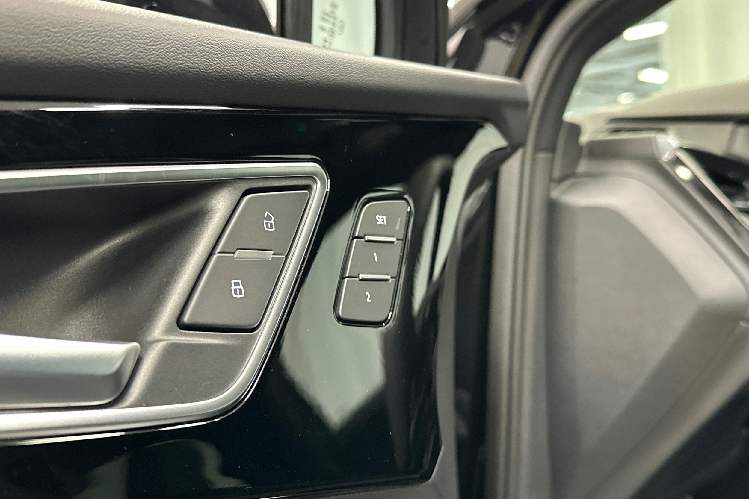 musta Audi Q4 e-tron 2025 kuva 29.