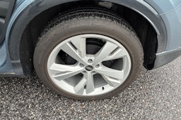 met. sininen Audi Q4 e-tron 2025 kuva 10.