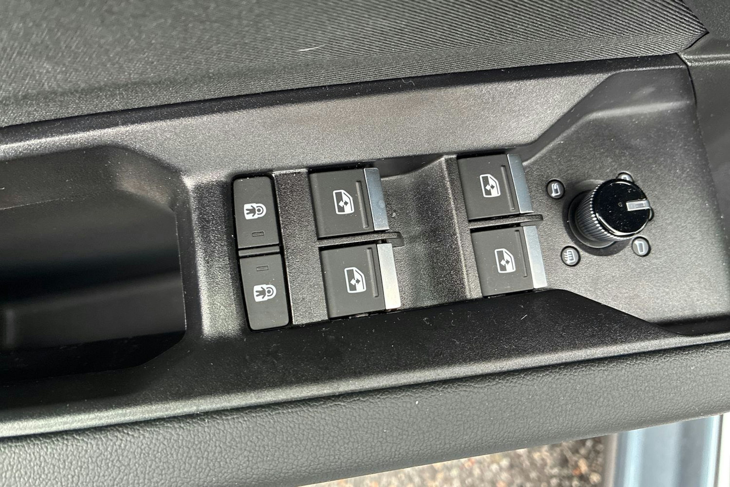 met. sininen Audi Q4 e-tron 2025 kuva 12.