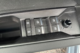 met. sininen Audi Q4 e-tron 2025 kuva 12.