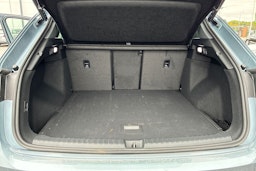 met. sininen Audi Q4 e-tron 2025 kuva 13.