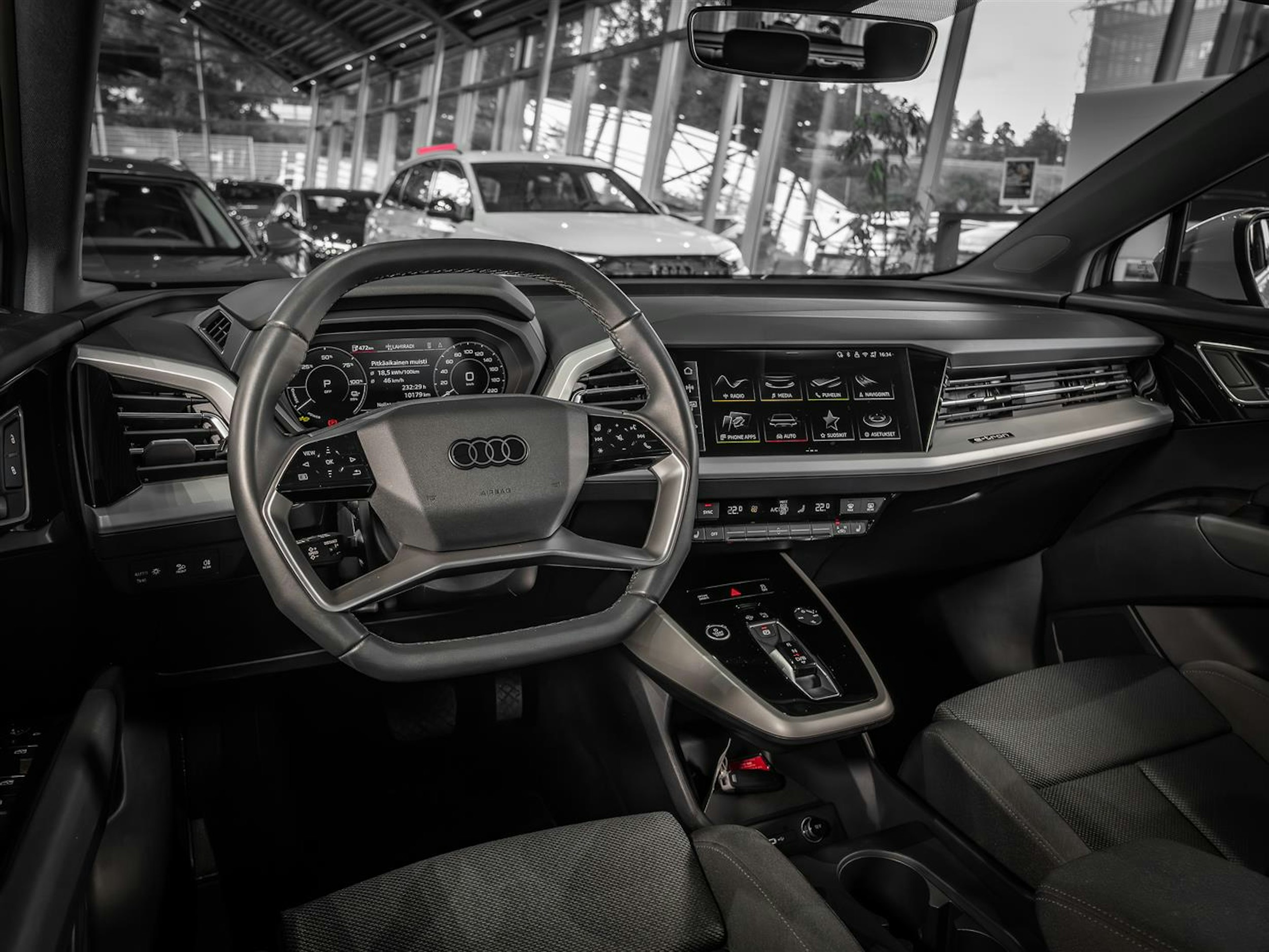 harmaa Audi Q4 e-tron 2025 kuva 16.