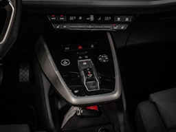 harmaa Audi Q4 e-tron 2025 kuva 19.