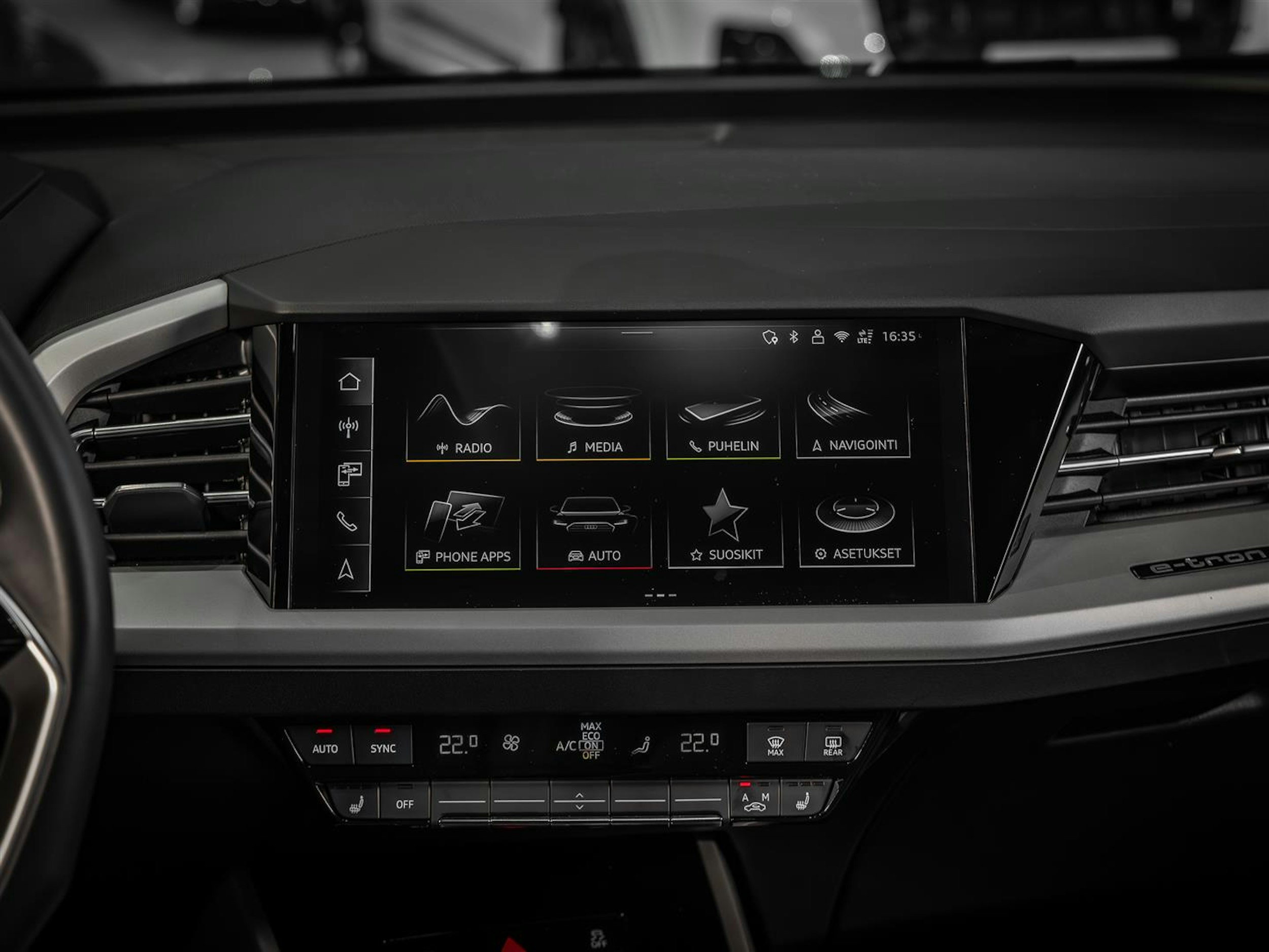 harmaa Audi Q4 e-tron 2025 kuva 20.