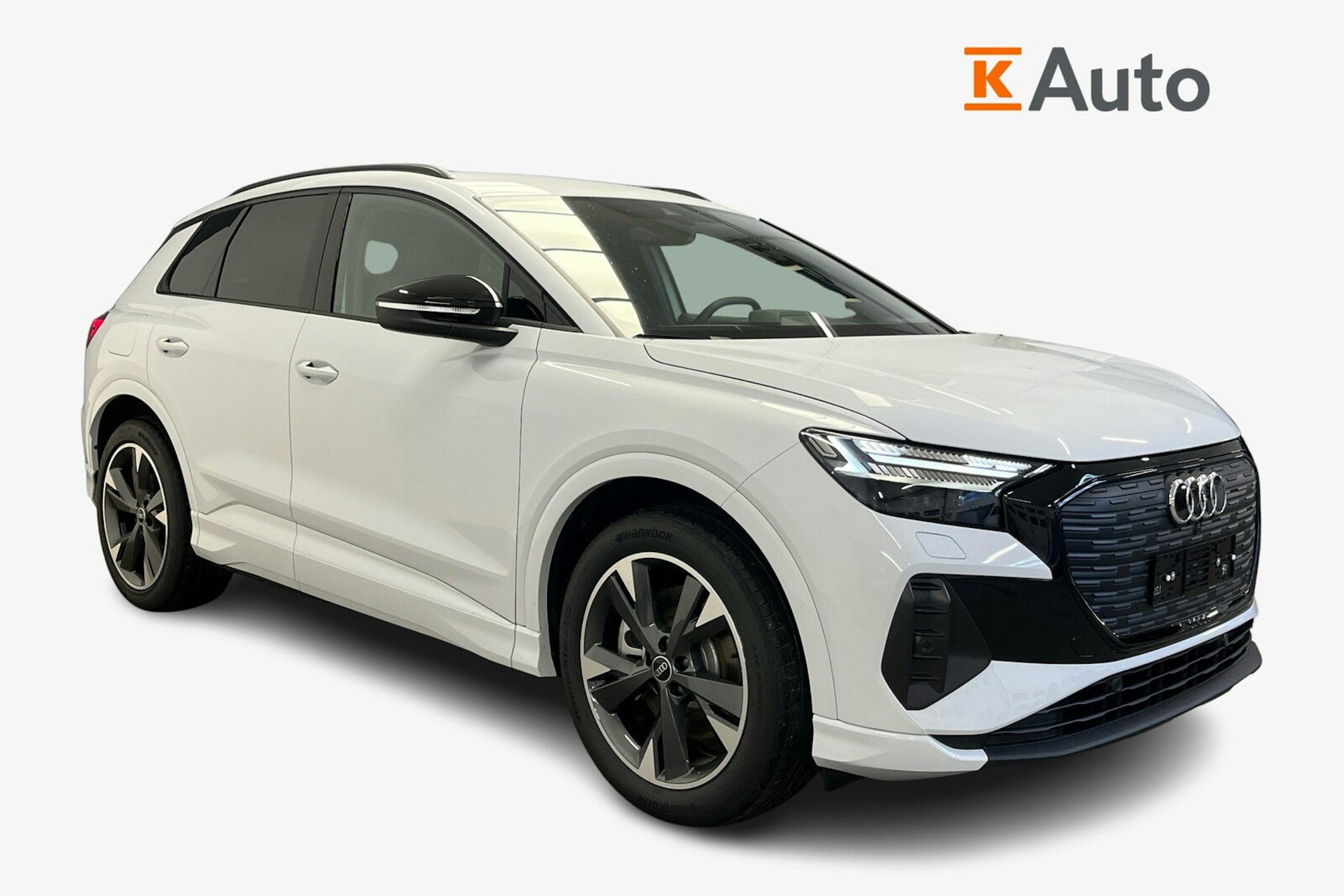 jäätikön valkoinen Audi Q4 e-tron 2025 kuva 1.