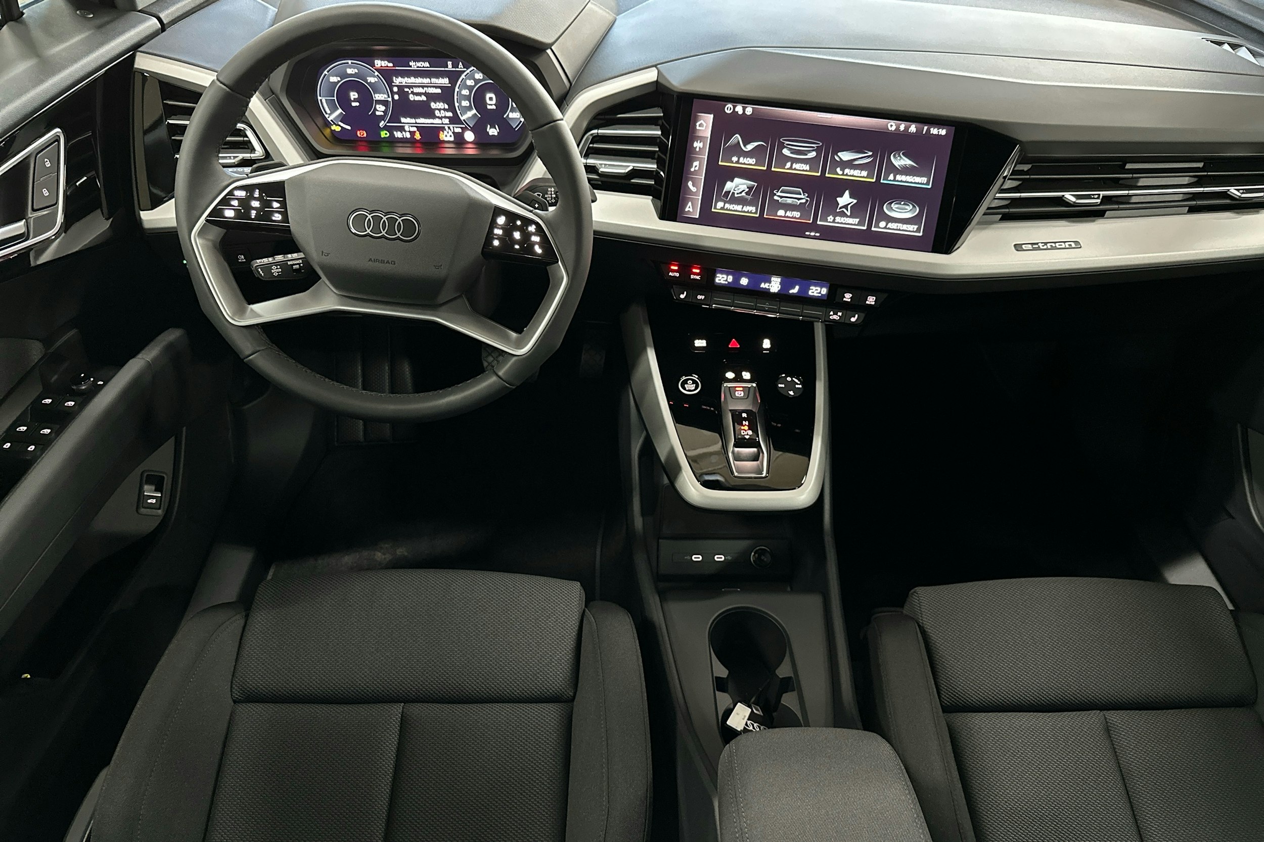 harmaa Audi Q4 e-tron 2025 kuva 7.