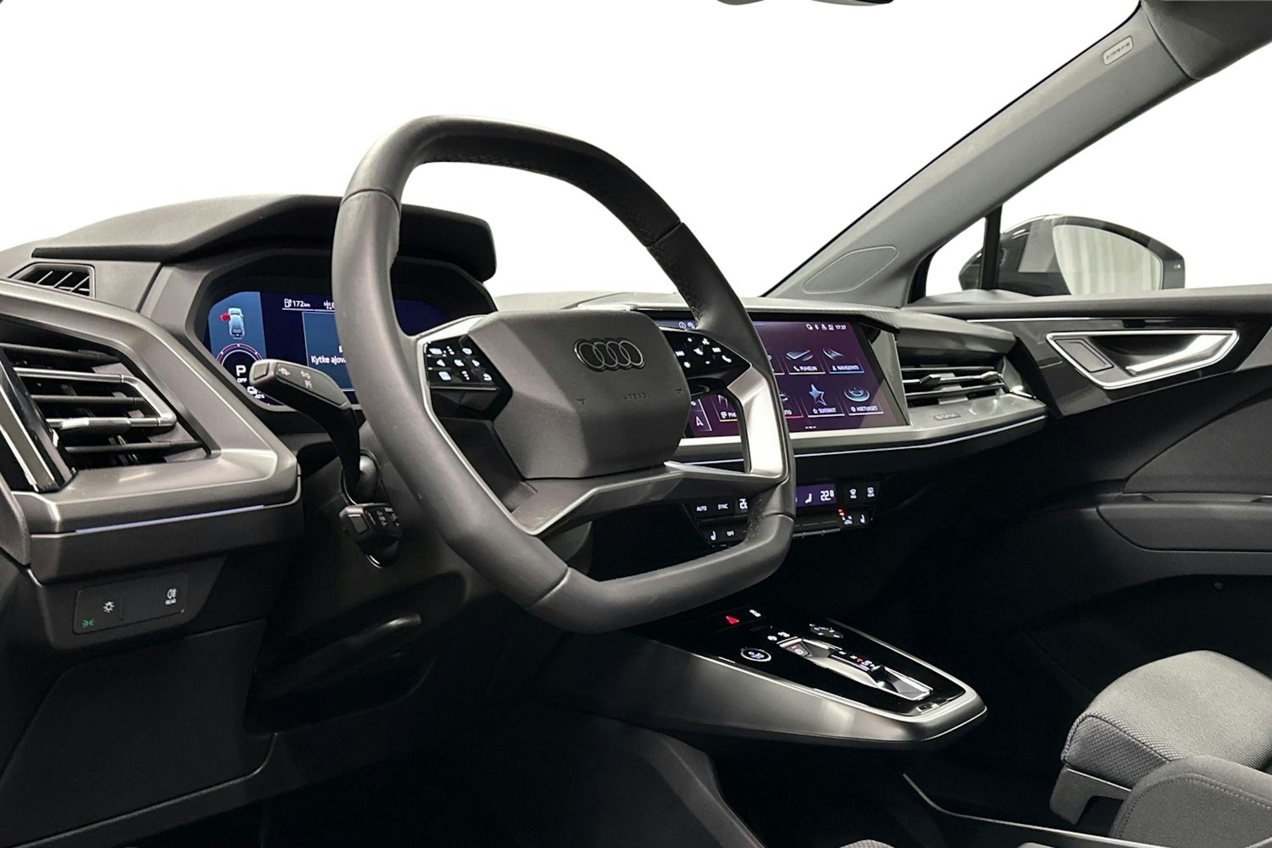 musta Audi Q4 e-tron 2025 kuva 7.