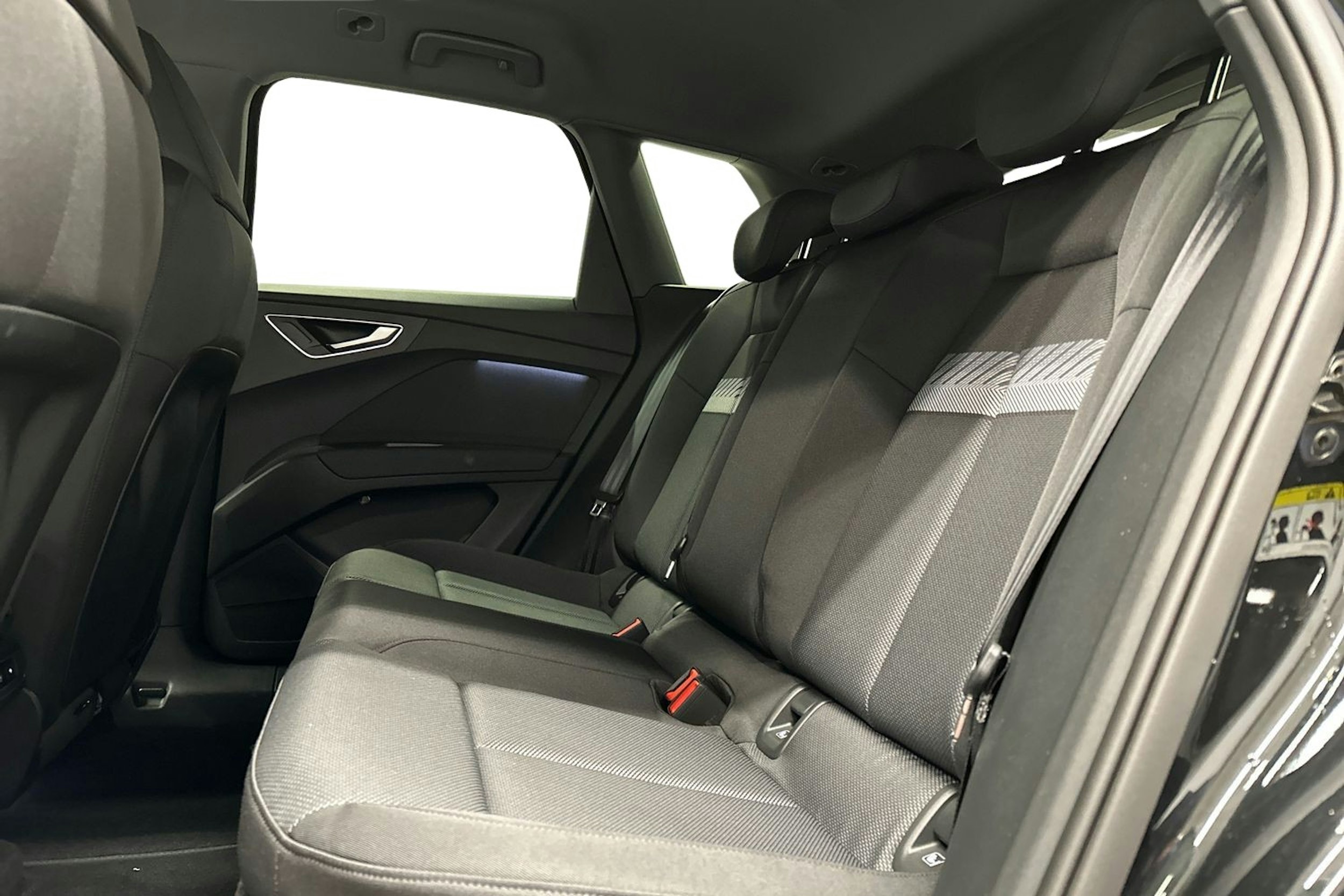 musta Audi Q4 e-tron 2025 kuva 10.