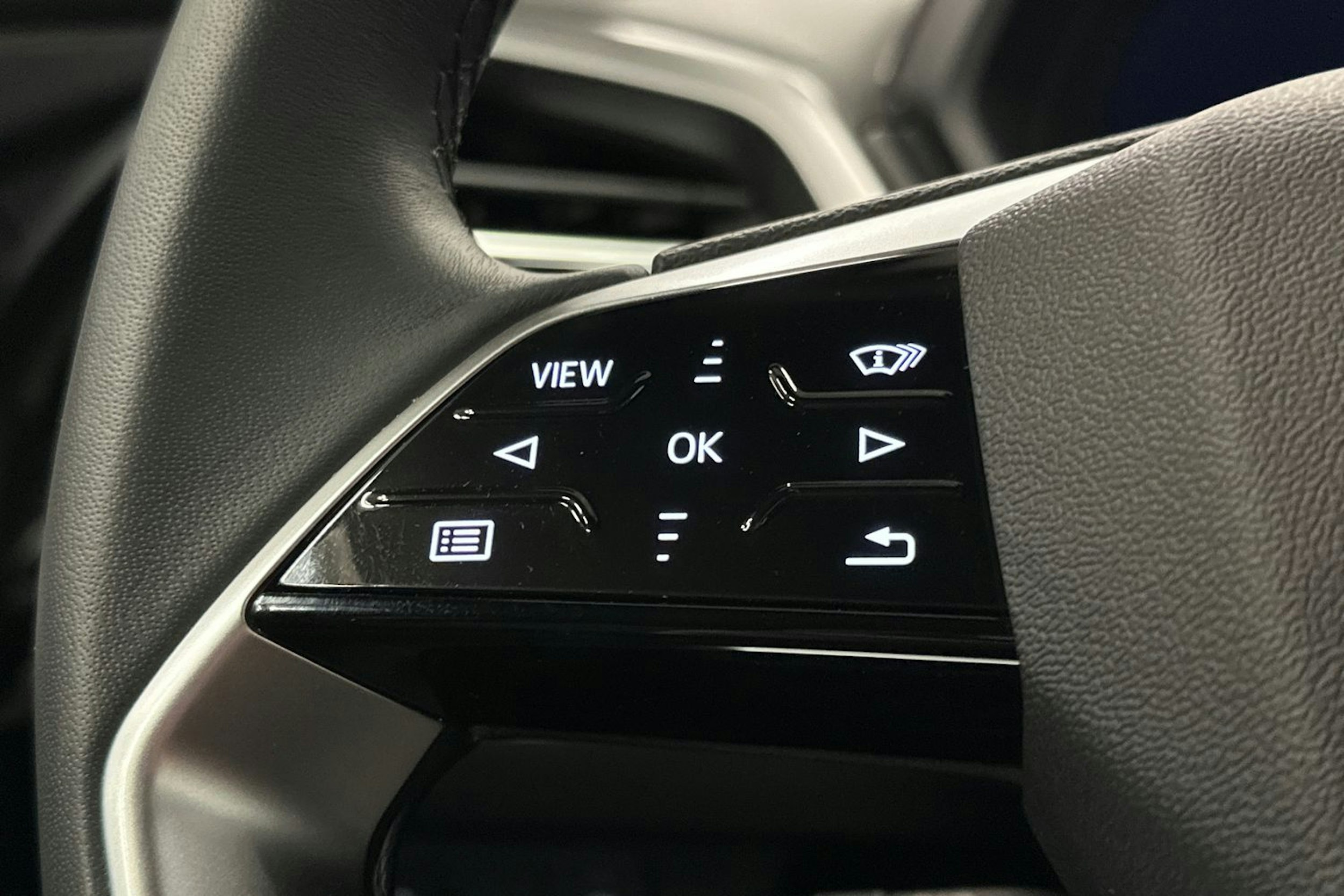 musta Audi Q4 e-tron 2025 kuva 19.