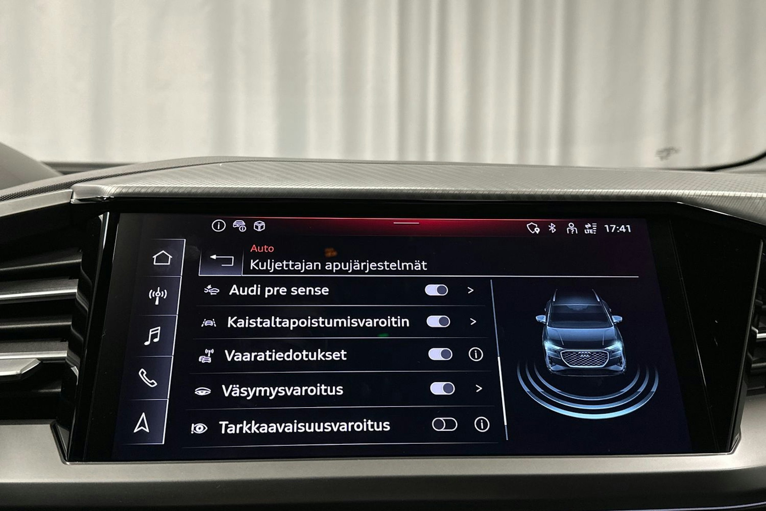 musta Audi Q4 e-tron 2025 kuva 29.