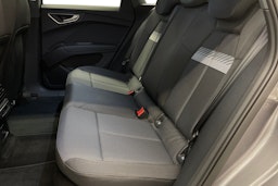 met. harmaa Audi Q4 e-tron 2025 kuva 8.