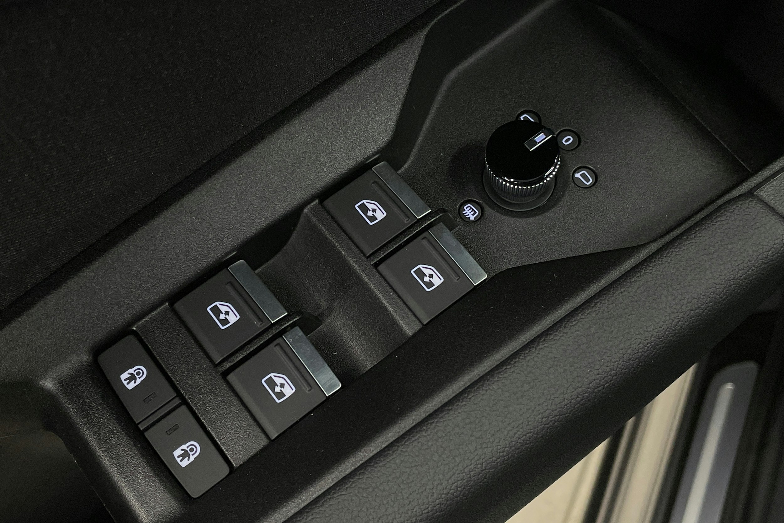 met. harmaa Audi Q4 e-tron 2025 kuva 11.