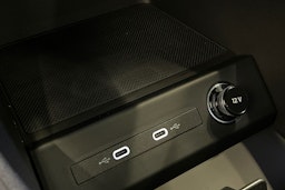 met. harmaa Audi Q4 e-tron 2025 kuva 13.