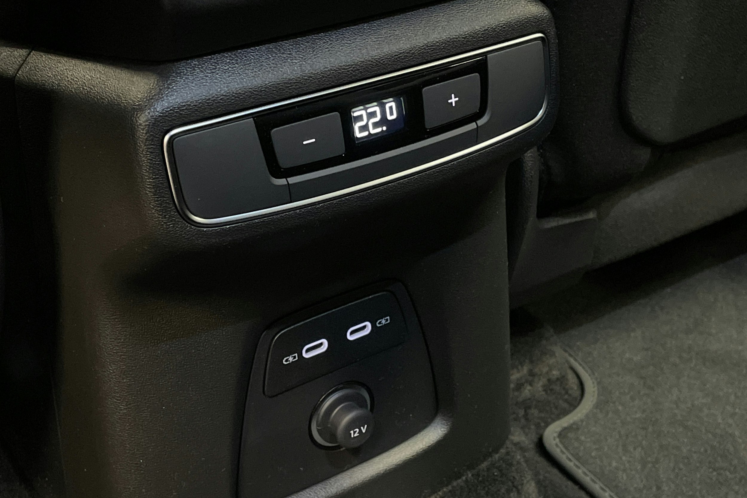 met. harmaa Audi Q4 e-tron 2025 kuva 22.
