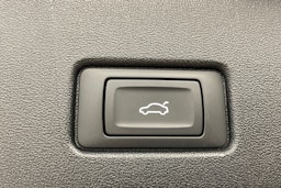 met. harmaa Audi Q4 e-tron 2025 kuva 25.