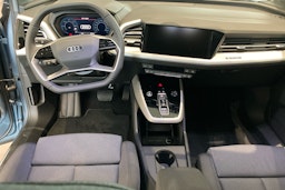 sininen Audi Q4 e-tron 2025 kuva 7.