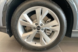 sininen Audi Q4 e-tron 2025 kuva 9.