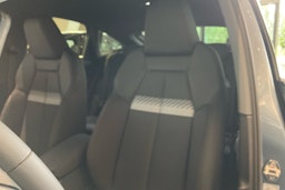 sininen Audi Q4 e-tron 2025 kuva 11.