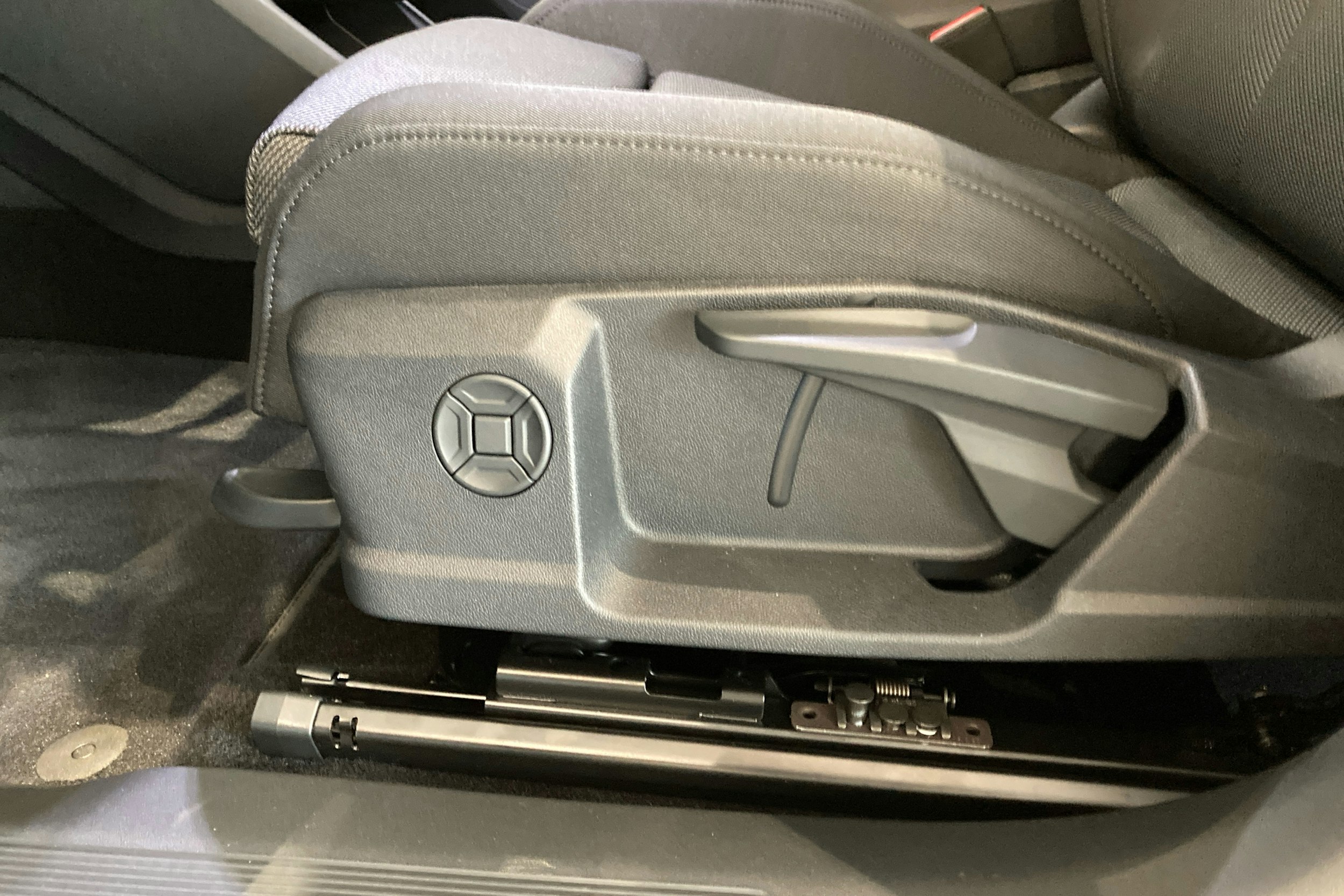 sininen Audi Q4 e-tron 2025 kuva 12.