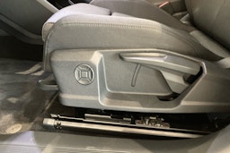 sininen Audi Q4 e-tron 2025 kuva 12.
