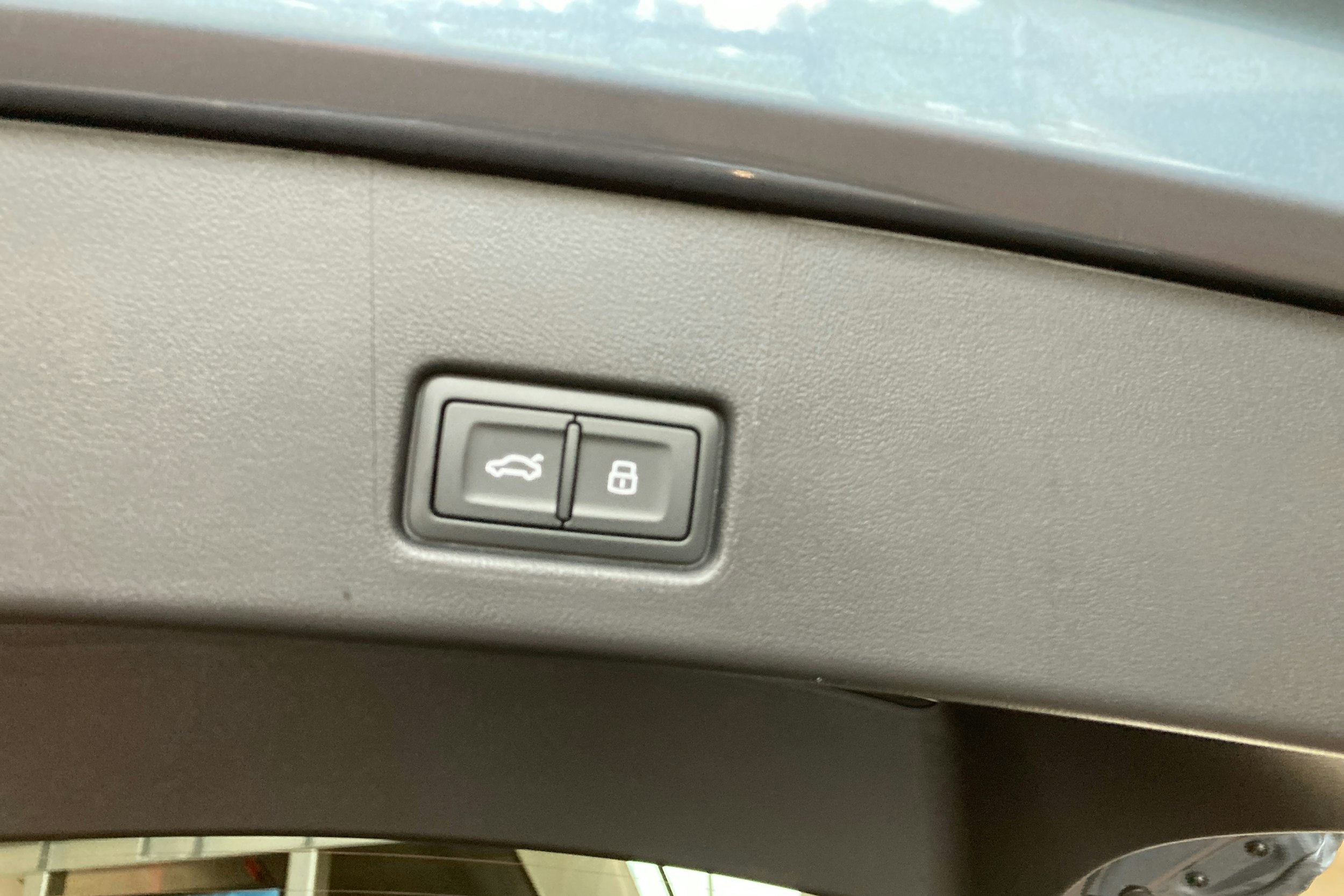 sininen Audi Q4 e-tron 2025 kuva 19.