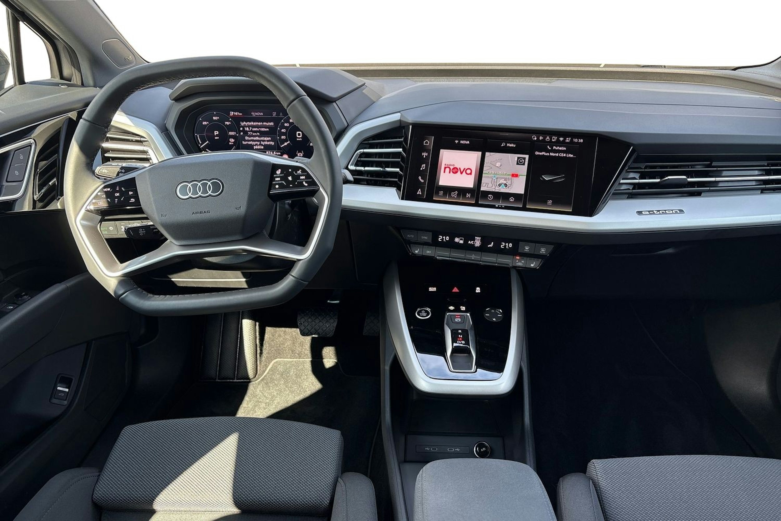 harmaa Audi Q4 e-tron 2025 kuva 7.
